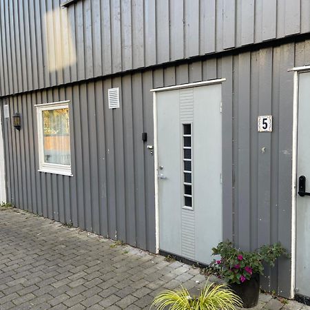 Lys Rent Og Trivelig Hybelleilighet Кристиансан Екстериор снимка