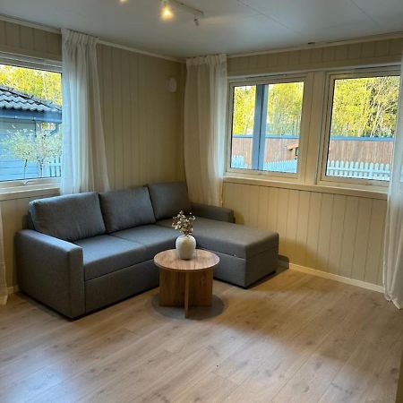 Lys Rent Og Trivelig Hybelleilighet Кристиансан Екстериор снимка