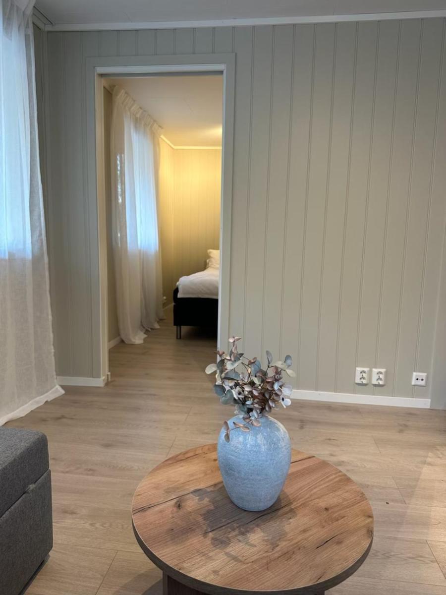 Lys Rent Og Trivelig Hybelleilighet Кристиансан Екстериор снимка