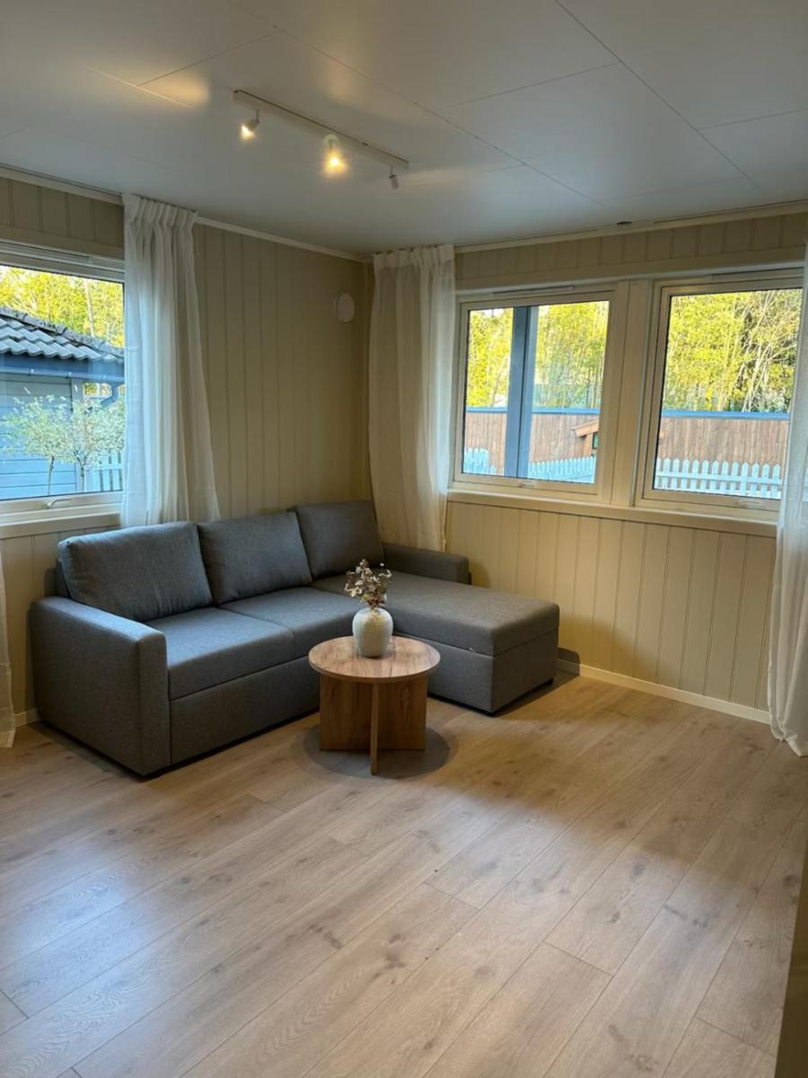 Lys Rent Og Trivelig Hybelleilighet Кристиансан Екстериор снимка
