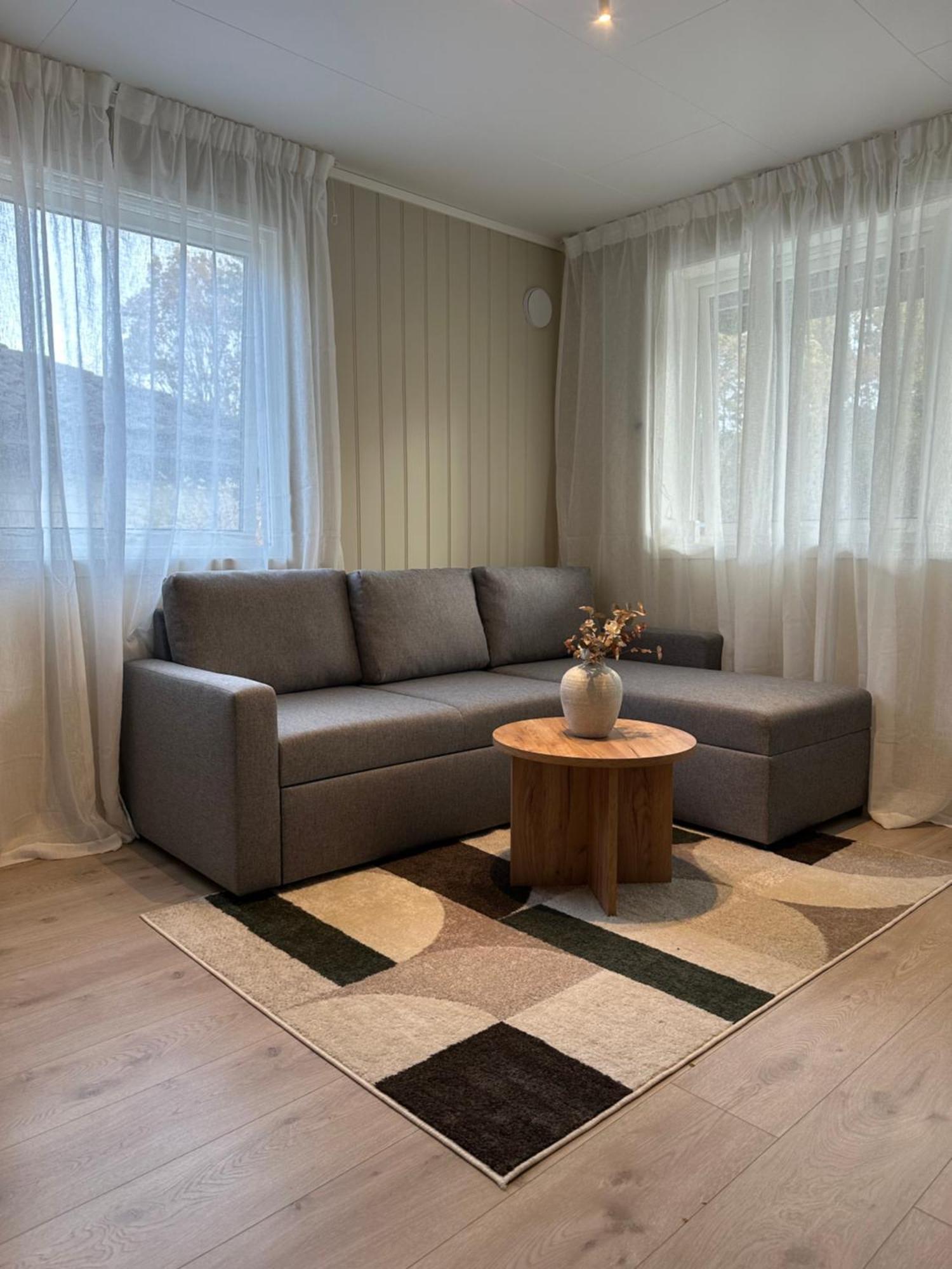 Lys Rent Og Trivelig Hybelleilighet Кристиансан Екстериор снимка