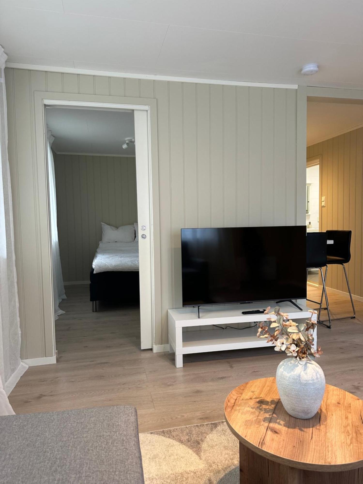 Lys Rent Og Trivelig Hybelleilighet Кристиансан Екстериор снимка